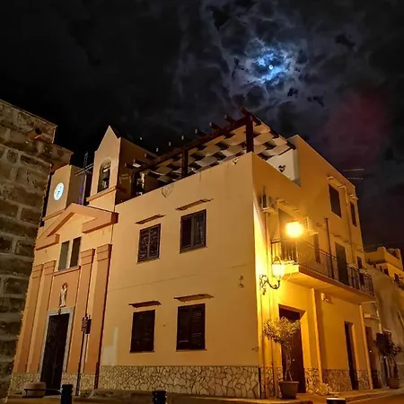 La Casa Nella Roccia *
